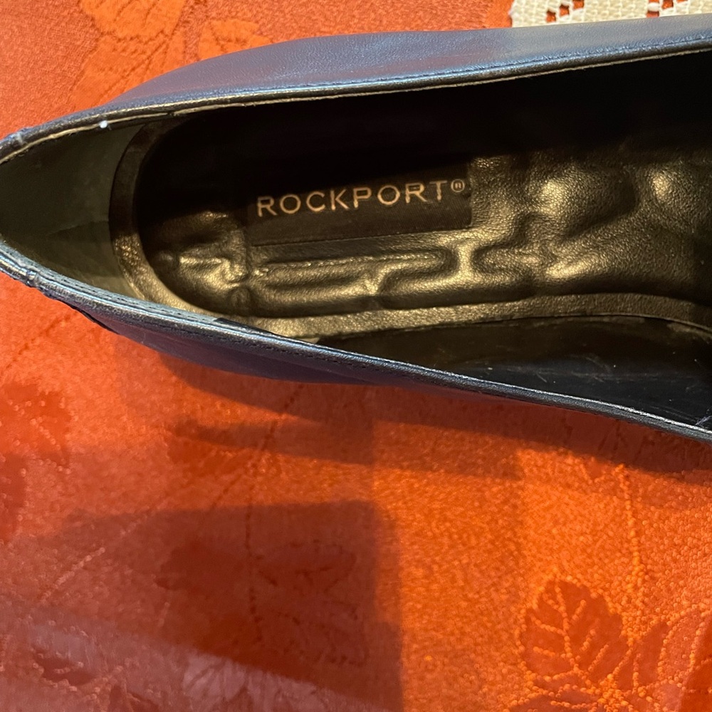 Rockport Navy Loafers Leather Classic & Timeless Square Heel Size 8.5 - Picture 7 of 8